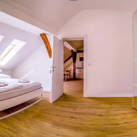Churchill Apartmanhotel 4*
